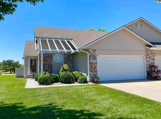 1225 Stone Bridge Dr, Hutchinson, KS 67502