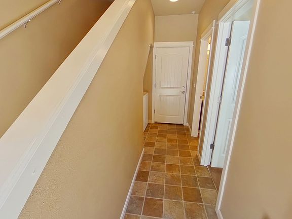 3rd image of 940 Hilyard St APT 7