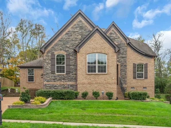 112 Fountain Brooke Dr, Hendersonville, TN 37075