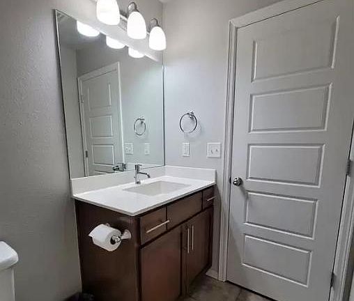 3rd image of 17621 E 44th Pl S