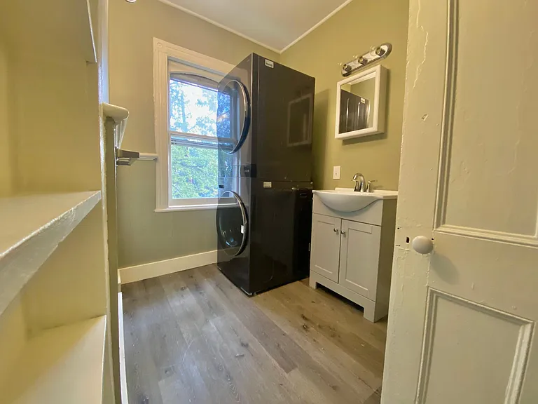 95 Wurts St #2 — Photo 4