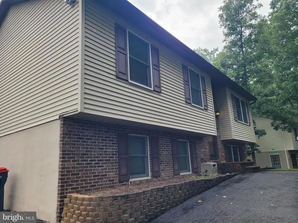 1226 Lakeview Dr, Cross Junction, VA 22625