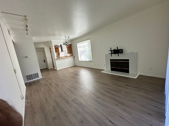 4th image of 125 Hobson St APT 1A