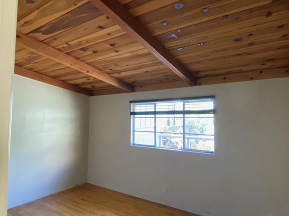 5th image of 111 N Granados Ave
