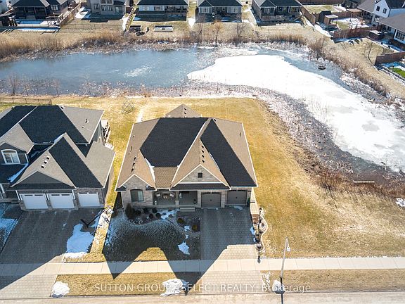 2nd image of 723 Pondhaven Rd