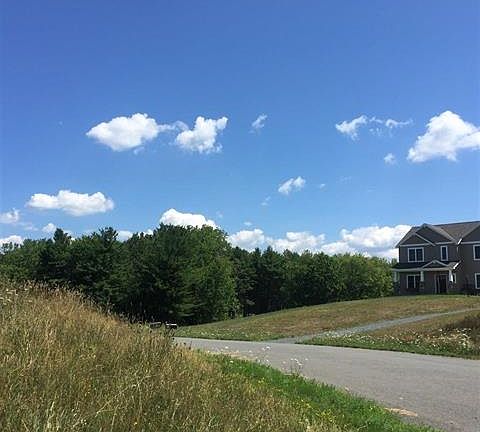 4th image of 17 Hidden Pond Dr