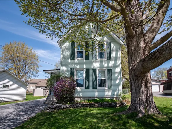 26 Madison St, Carthage, NY 13619