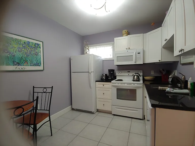 202 Avenue Des Parques — Photo 7