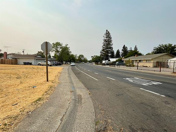 3rd image of 4700 50th Ave