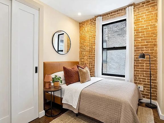 5th image of 224 8th Ave APT 20