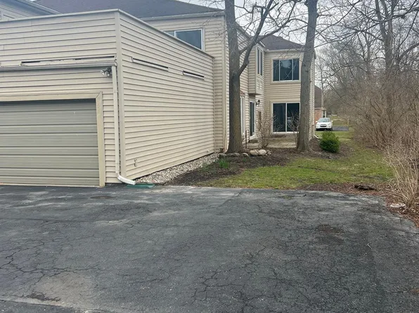 8365 Colony Dr APT 70, Grosse Ile, MI 48138