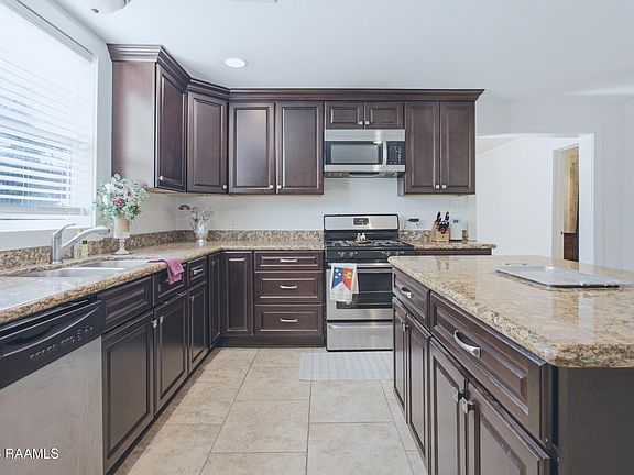 4th image of 2814 W Willow St
