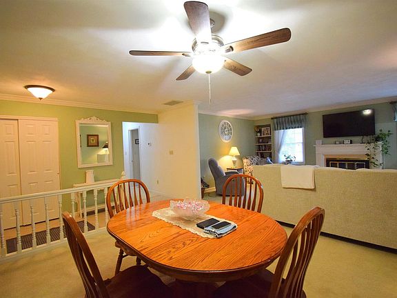 3rd image of 3500 Victoria Ave APT 201