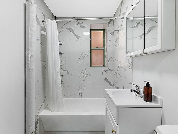 4th image of 240 W 64th St APT 4E