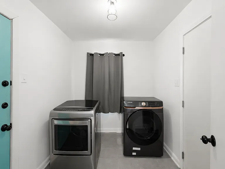 917 Crockett Ct — Photo 19