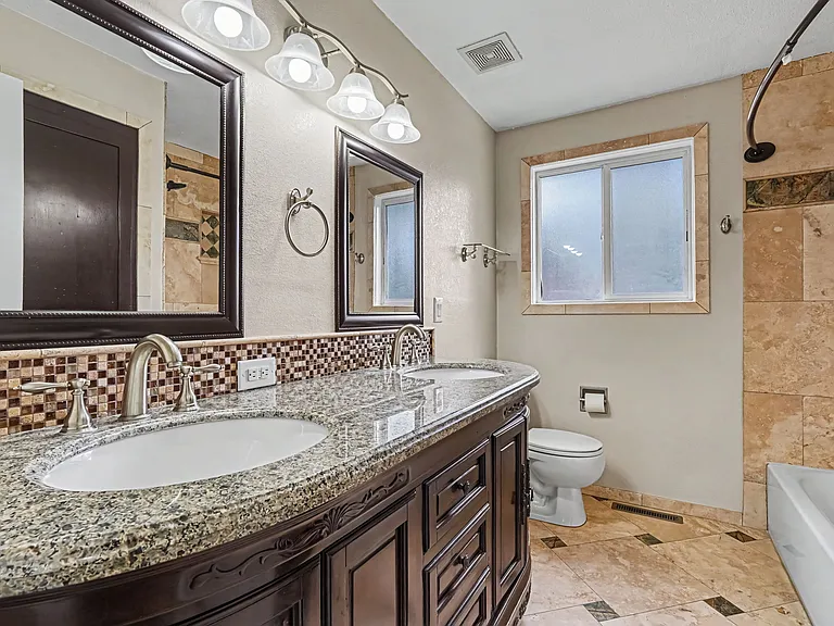 2115 N Courtney Dr — Photo 14