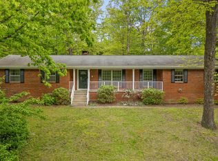 1704 Leavitt Dr, Signal Mountain, TN 37377