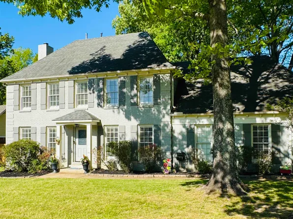 775 Royal Forest Dr, Collierville, TN 38017