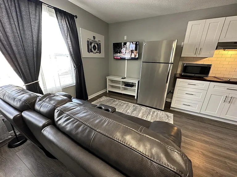 13254 Phoenix Dr — Photo 3