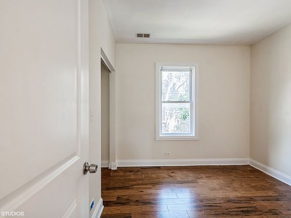 4th image of 7424 S Kingston Ave Floor 2