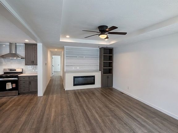 3rd image of 6 Berry Farms Rd #64