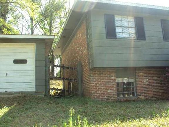 3rd image of 5909 Theles Dr