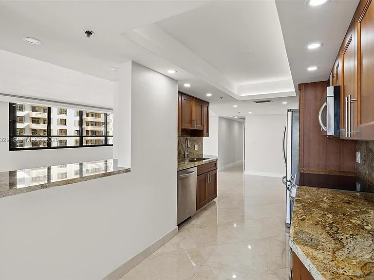 10175 Collins Ave #907 — Photo 6