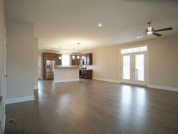 3rd image of 500 Jefferson St