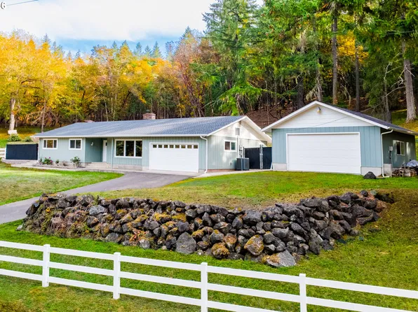 1646 San Souci Dr, Roseburg, OR 97471