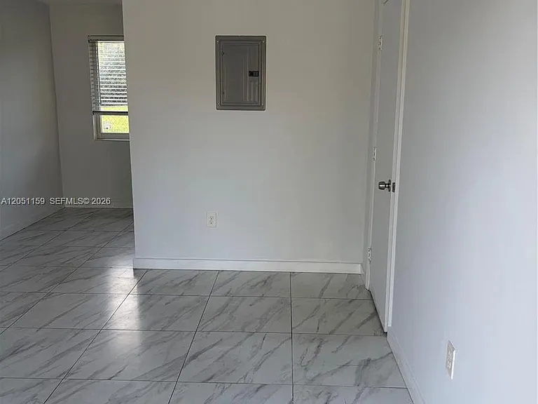 14399 NE 5th Pl #3 — Photo 1