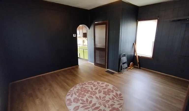 226 Beaver Ave NE #C — Photo 1