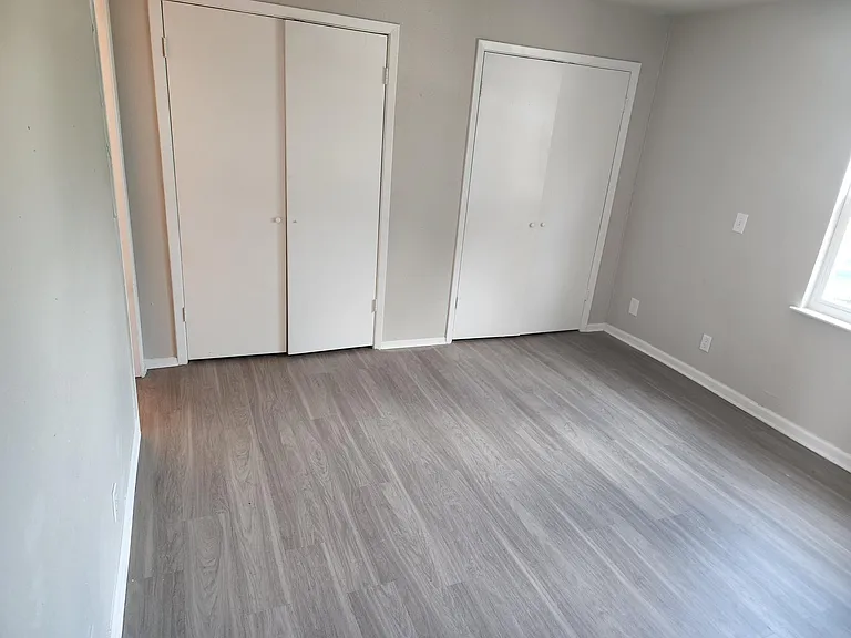 2nd bedroom with two closets