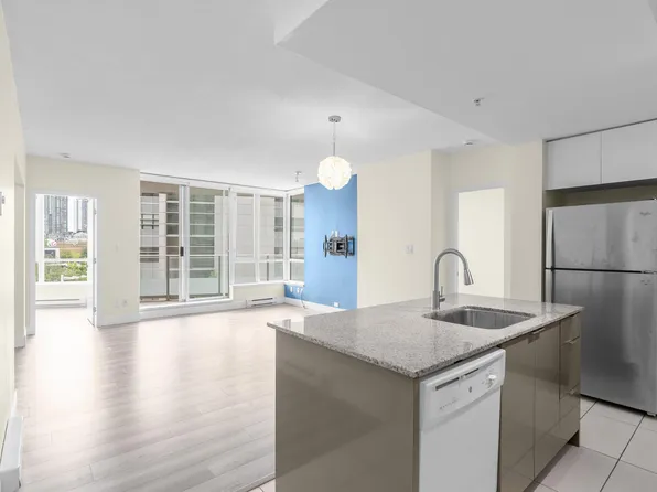 4808 Hazel St #509, Burnaby, BC V5H 0A2