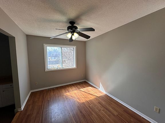 3rd image of 2076 Flanders Rd