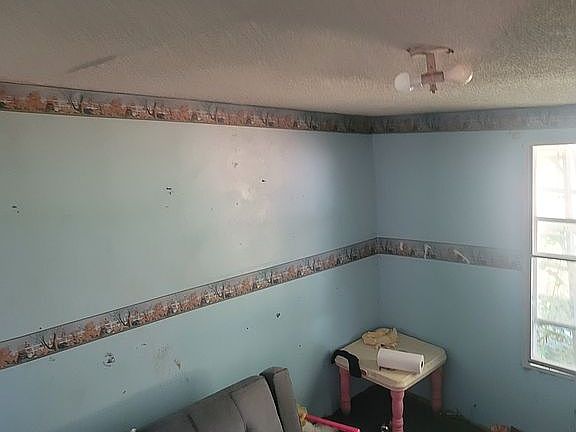 3rd image of 1509 Cherry Ln