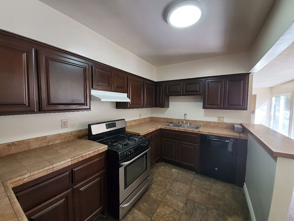 1st image of 12852 Woodbridge St #1