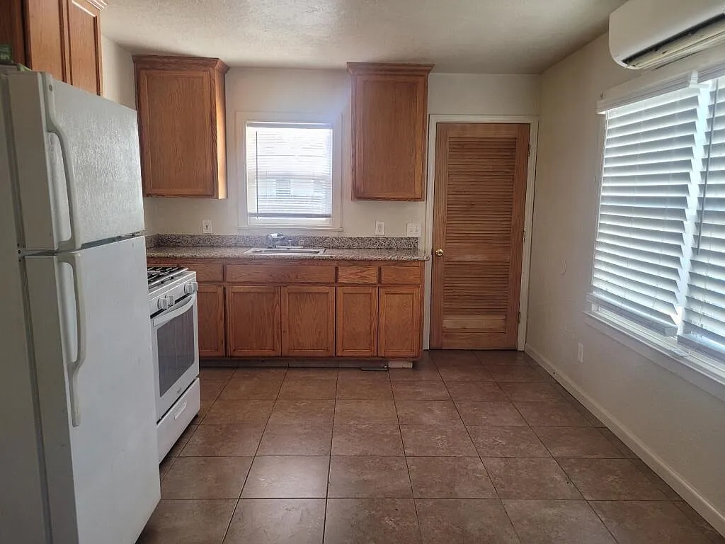 119 E. Kearney Blvd. — Photo 2