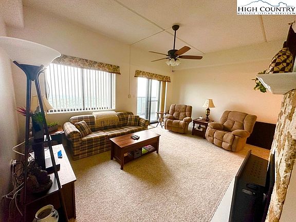 5th image of 303 Sugar Top Drive #8-2812