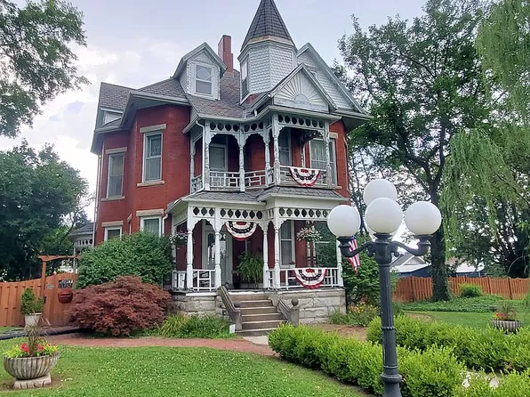817 S Clark St, Moberly, MO 65270