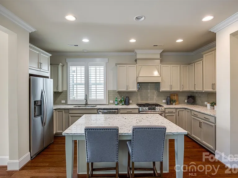 795 Digby Rd — Photo 10
