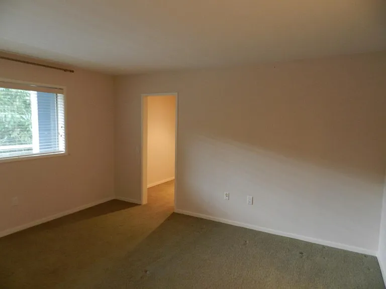 555 Kirkland Way — Photo 15