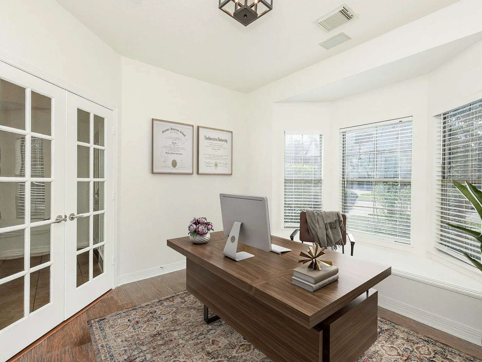 4 bed, 2.5 bath, 3141 sqft, $3,000 — Photo 4