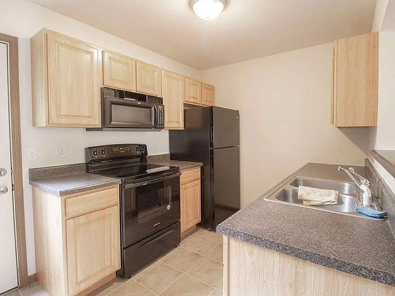 2119 Ballenger Ln — Photo 6