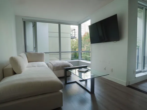 1082 Seymour St #312, Vancouver, BC V6B 1X9