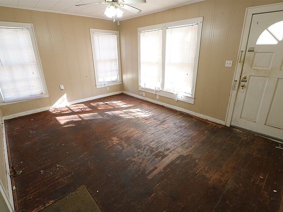 4th image of 718 24th St SE