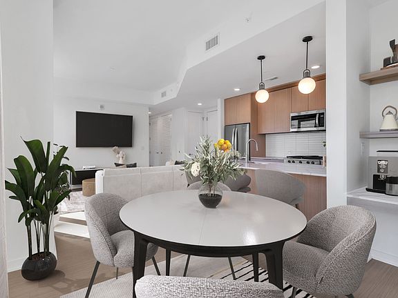 5th image of 2161 Hawkins St #1316