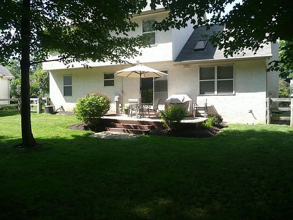 4th image of 279 W Hull Dr