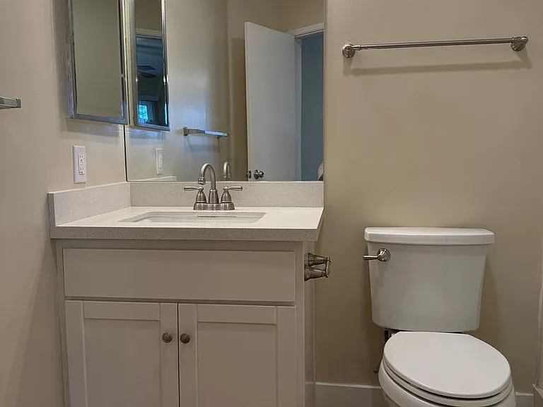 2601 N Glenoaks Blvd — Photo 27