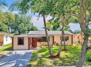 85 NE 171st St, North Miami Beach, FL 33162