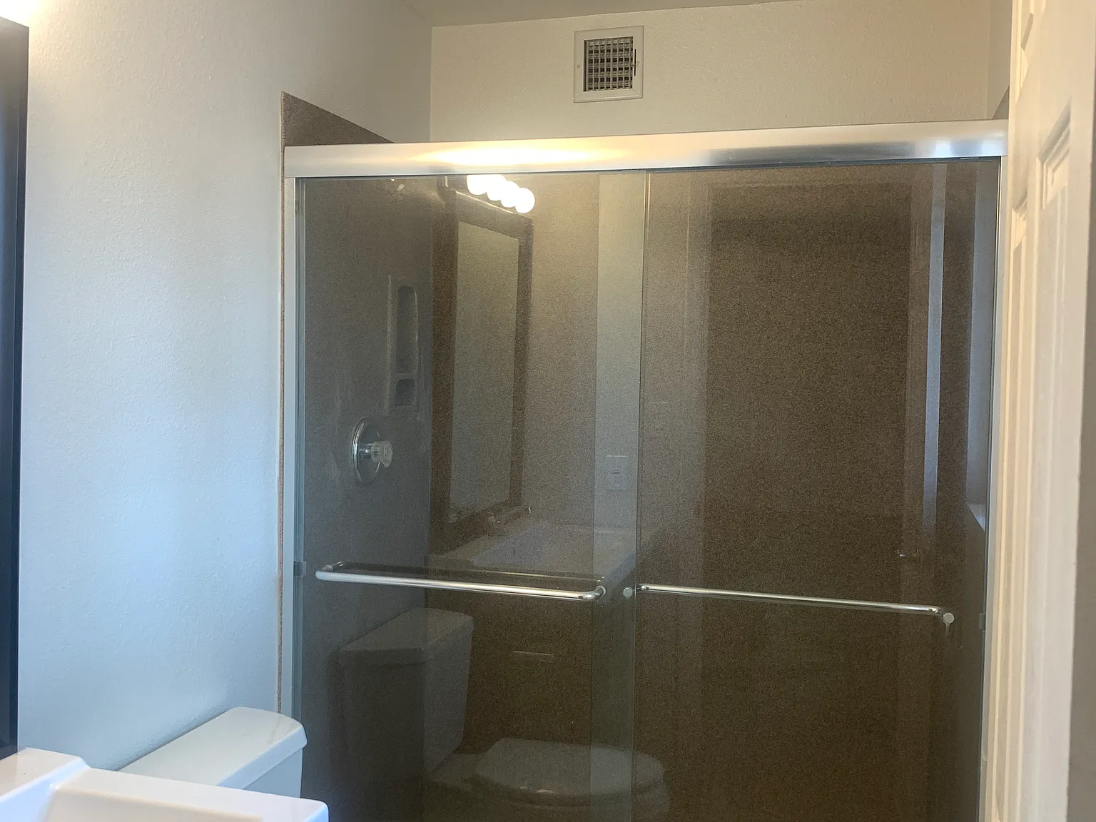 3 bed, 1238 sqft, $1,975 — Photo 3